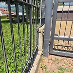 شقة Executive View With Private Garden